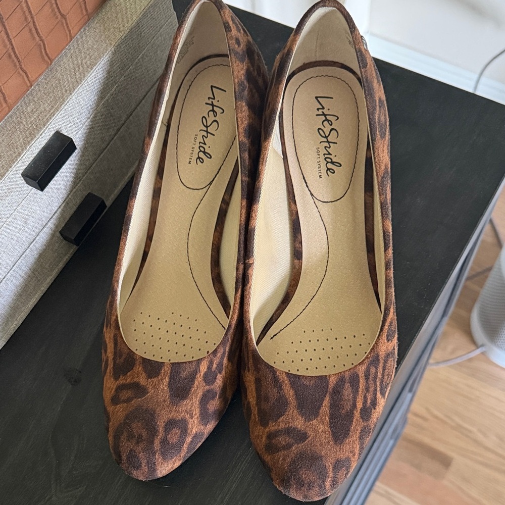 Life Stride Leopard Print Kitten Heel Pumps - Brown - Picture 2 of 3